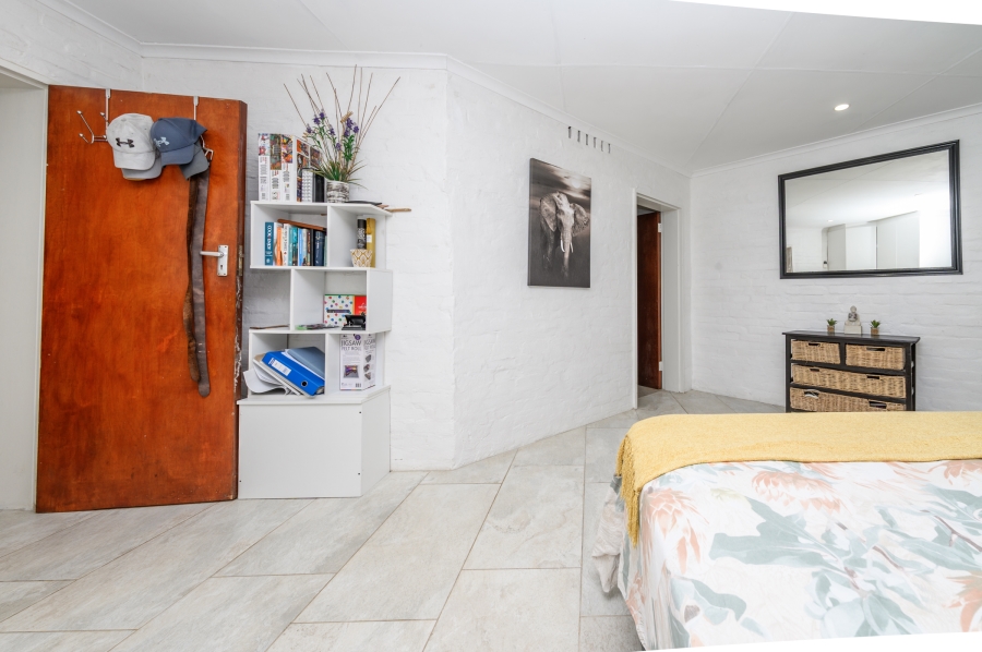 6 Bedroom Property for Sale in Linkside Eastern Cape